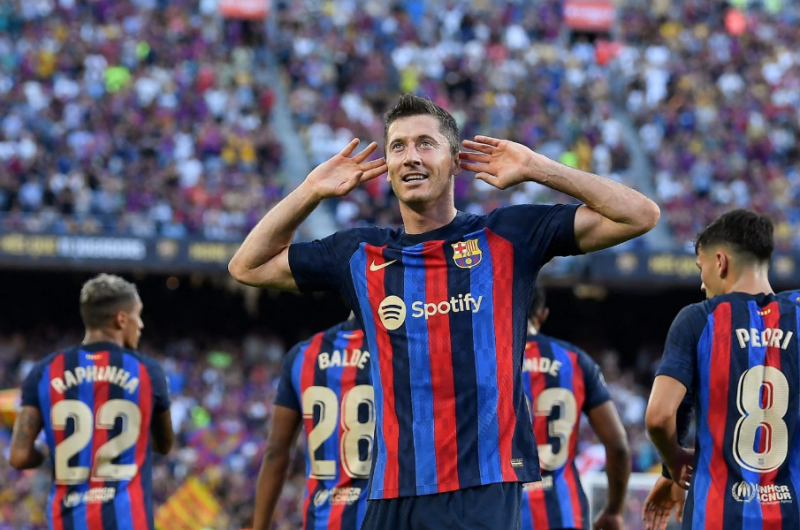 Lewandowski i rri besnik Barcelonës