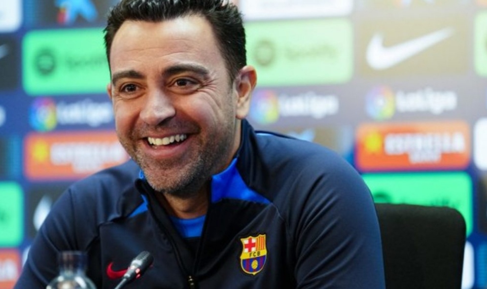 Trajneri i Barcelonës me fjalë të mëdha për yllin e ri të Barçës: Ai është zemra e ekipit