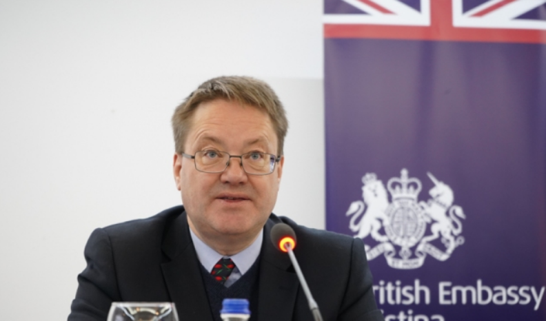 Ambasada e Britanisë së Madhe në Kosovë reagon pas sulmit të tre gazetarëve e dy kameramanëve në Leposaviq