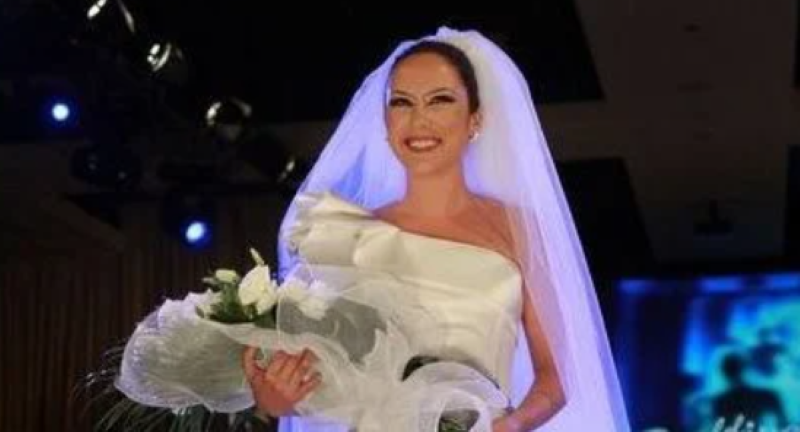 Martesa i paska bë ‘hajr’ Arbana Osmanit, shfaqet mahnitëse nga ‘muaji i mjalitit’