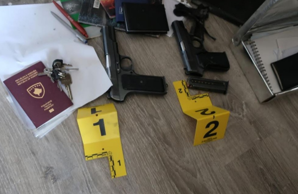 Arrestohet një të dyshuar për “trafik me armë” në Podujevë