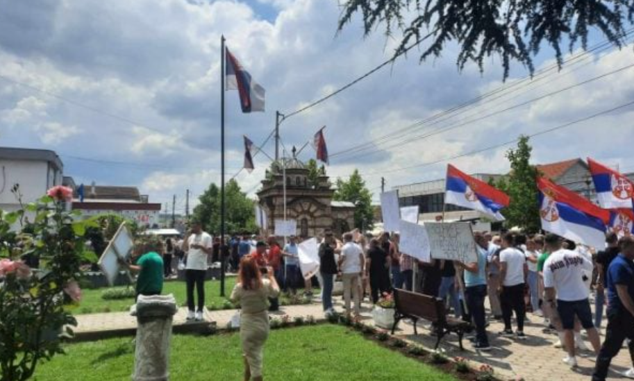 Përfundon tubimi i serbëve me “Deklaratën e Vidovdanit” në qendër të Graçanicës