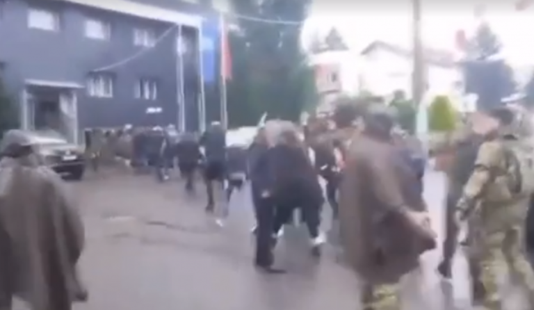 Protestuesit tentuan të hyjnë objektin e Komunës së Leposaviqit, Policia: Është qetësuar situate