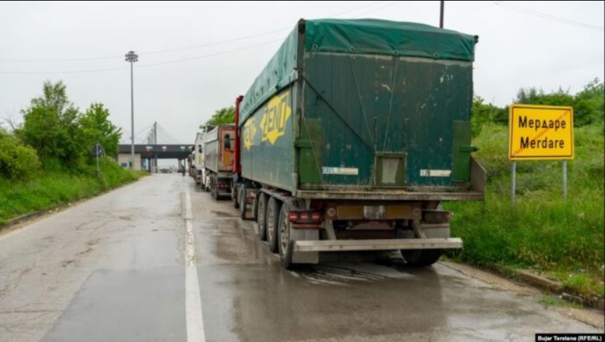 MPB: Tri pika kufitare Kosovë-Serbi janë të bllokuara