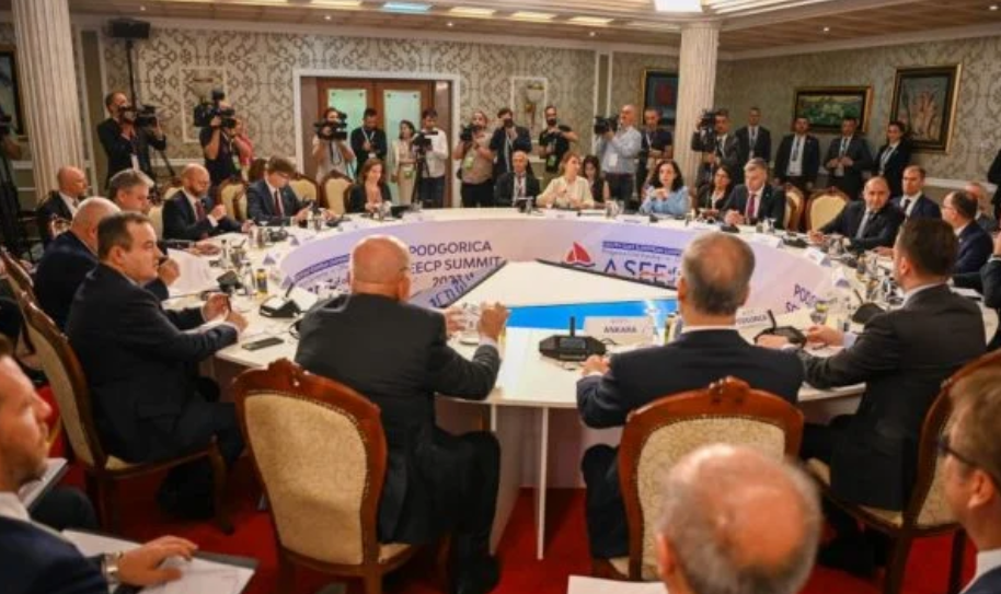 Presidentja Osmani në Mal të Zi: Jam këtu t’i rikonfiromoj përpjekjet tona për paqe