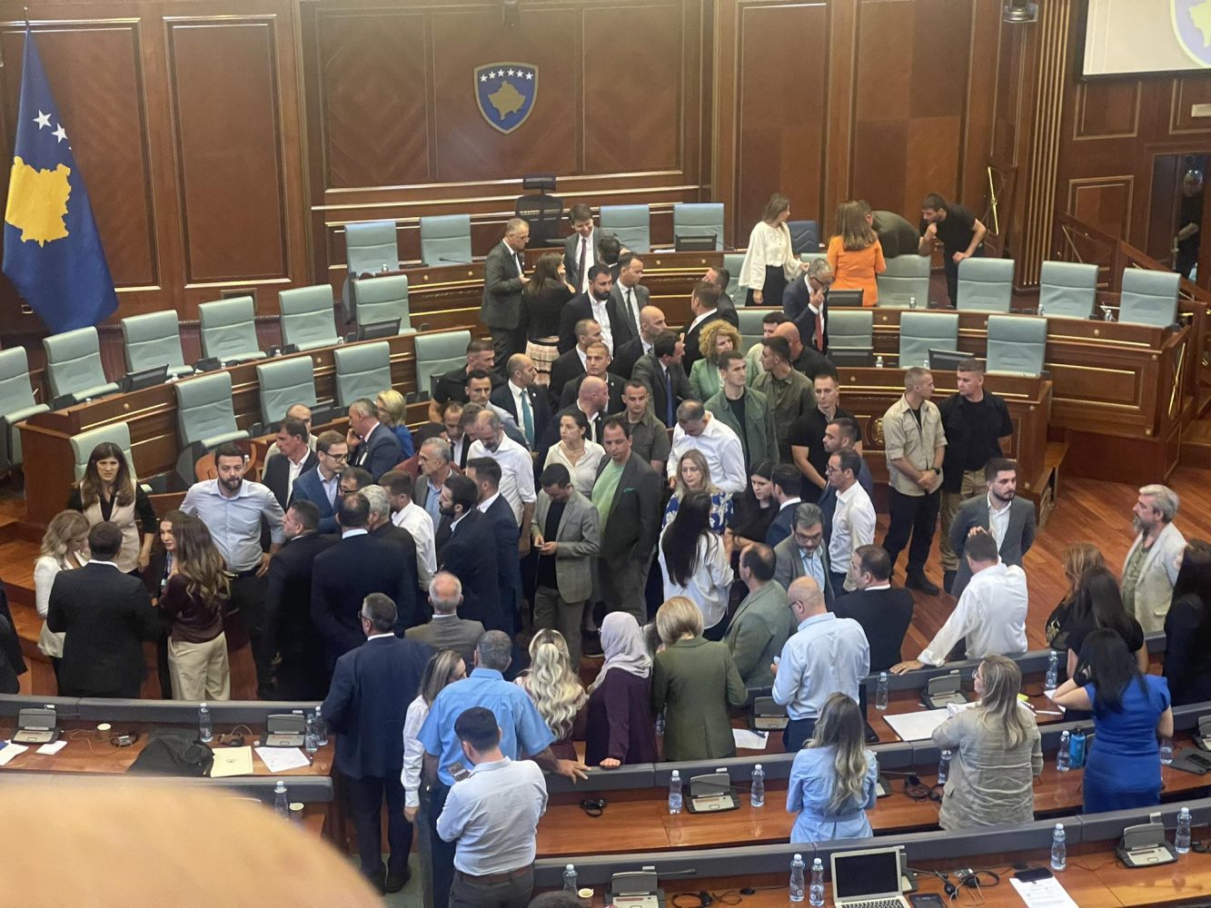 dilema-nese-gjykata-kushtetuese-i-trajton-shkeljet-ne-seancen-e-“grushteve”