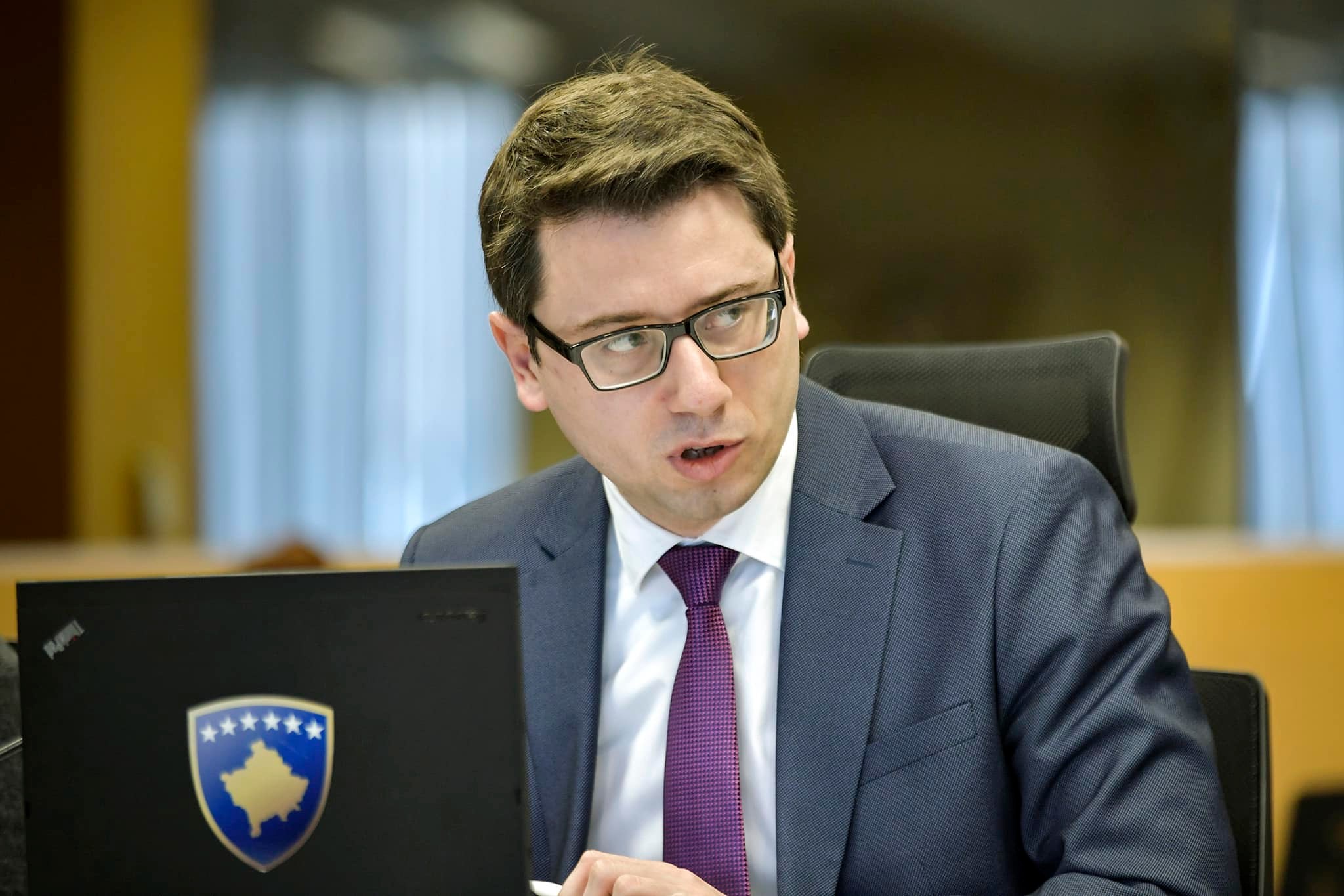 murati:-ata-qe-per-1-dekade-e-lane-pagen-minimale-170-euro,-sot-e-cuan-ligjin-ne-kushtetuese