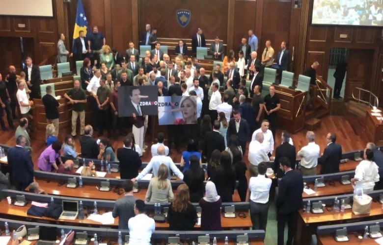 ojq-te:-parlamenti-vend-i-vlerave-demokratike-e-jo-i-perleshjeve