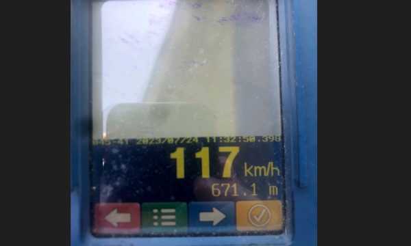 voziti-117-k/h-ne-zonen-ku-kufizimi-ishte-50km/h-,-e-peson-keq-nga-policia-i-riu-ne-ferizaj