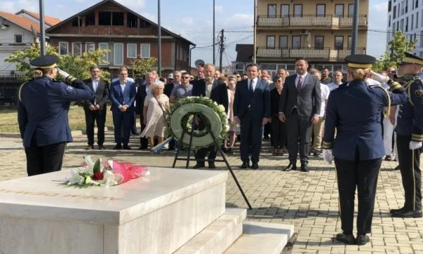 kurti-e-konjufca-nderojne-veprimtarin-adem-demaci-ne-5-vjetorin-e-vdekjes