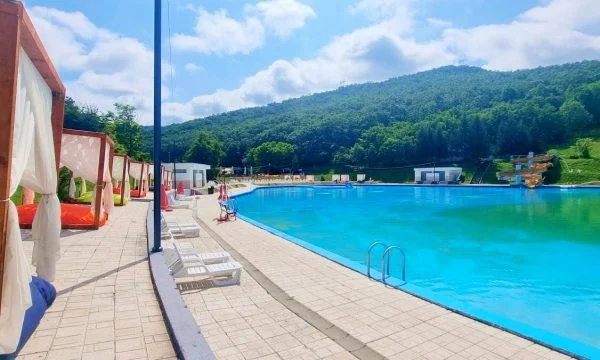 renia-e-temperaturave,-mbyllet-sot-pishina-e-germise
