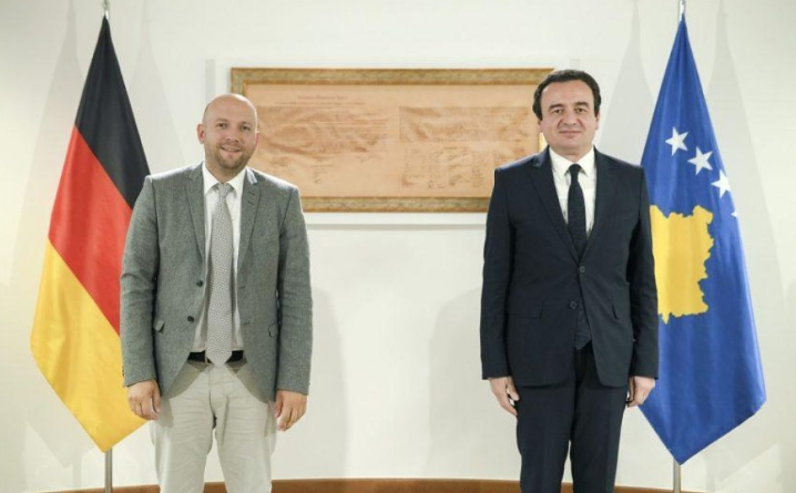 ambasada-gjermane-e-quan-“informal-e-konfidencial”-takimin-e-pardjeshem-kurti-sarrazin