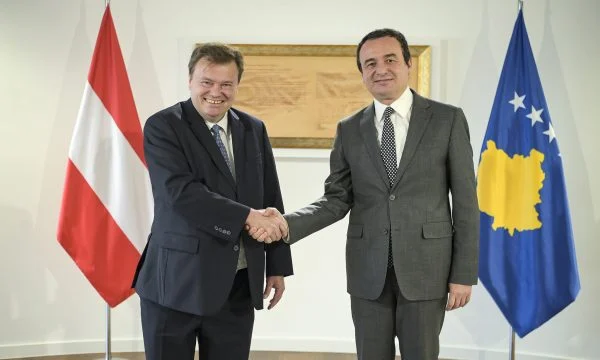kurti-priti-ne-takim-lamtumires-ambasadorin-austriak,-biseduan-per-zhvillimet-aktuale-ne-vend