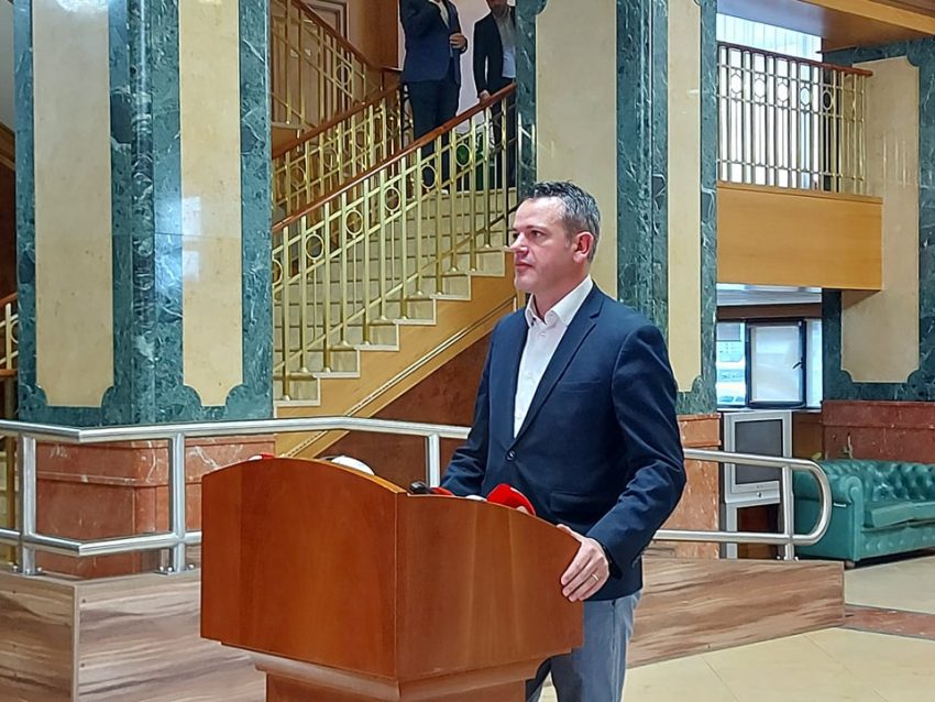gashi-akuzon-kusari-lilen-per-deshtimin-e-seances:-kosova-s’mund-ta-perballoje-nje-qeverisje-te-tille