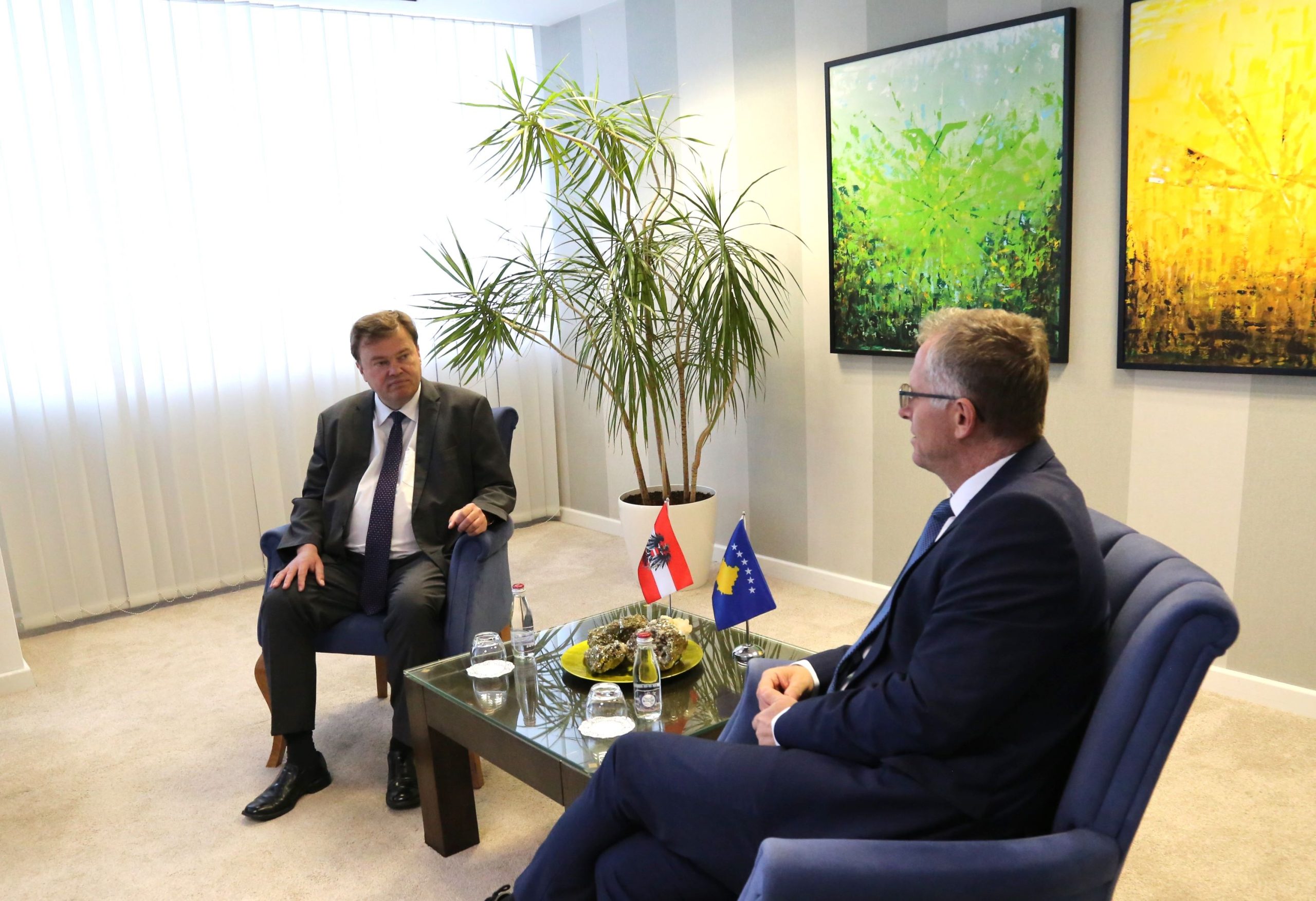 Bislimi pret në takim lamtumirës ambasadorin e Austrisë në Kosovë, marrëdhëniet janë intensifikuar