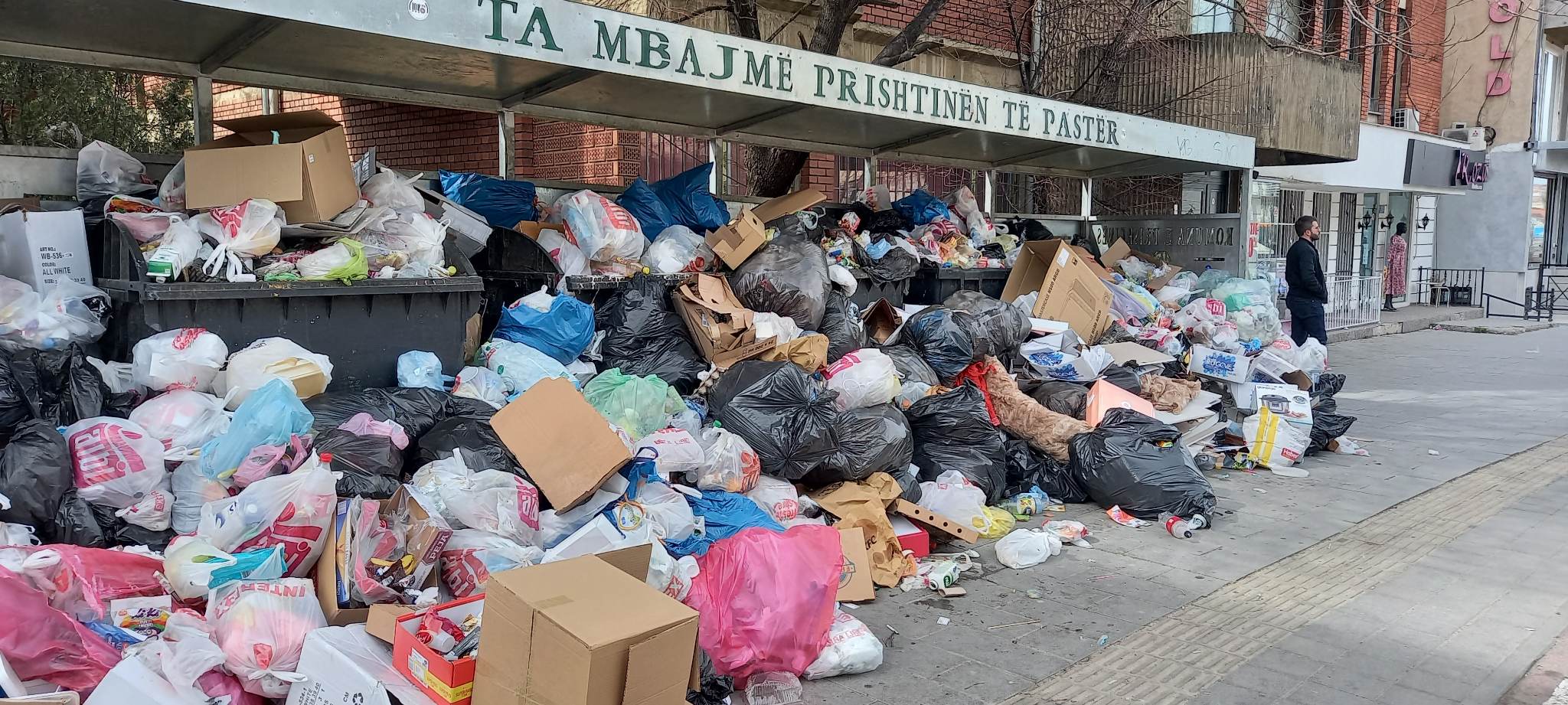 Zogaj e pranon problemin e Prishtinës me mbeturina, tregon zgjidhjen
