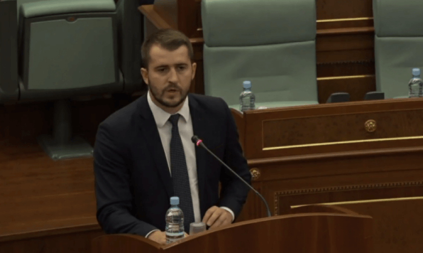lushtaku:-populli-ka-filluar-t’i-jap-shuplakat-e-para-ketij-pushteti-arrogant-e-manipulues
