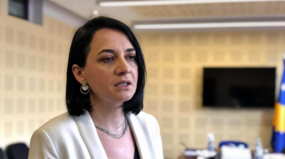 deputetja-e-lvv-se-ironizon-me-kerkesen-e-opozites-per-zgjedhje
