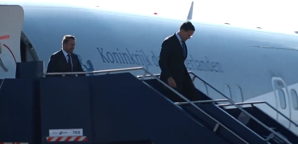 Kryeministri i Holandës dhe ai i Luksemburgut arrijnë në Kosovë, u adresohen mediave pas takimit me Kurtin e Osmanin