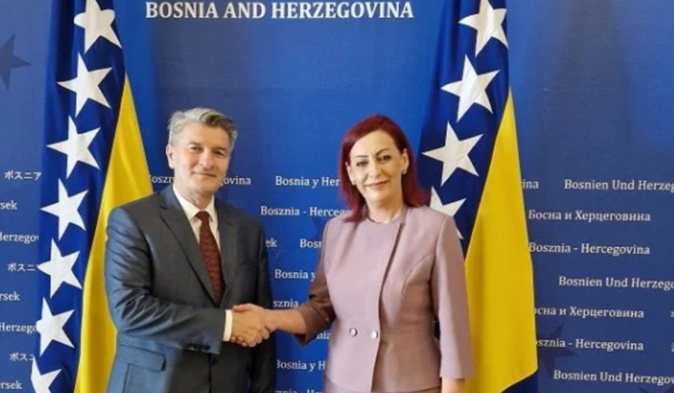 Zëvendëskryeministrja kosovare në Bosnjë për marrëveshjen e lëvizjes së lirë, pritet nga dy ministra dhe kryetarja e Sarajevës