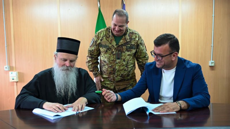 Kryetari i Istogut dhe Ipeshkvi i Kishës Ortodokse nënshkruajnë një kontratë