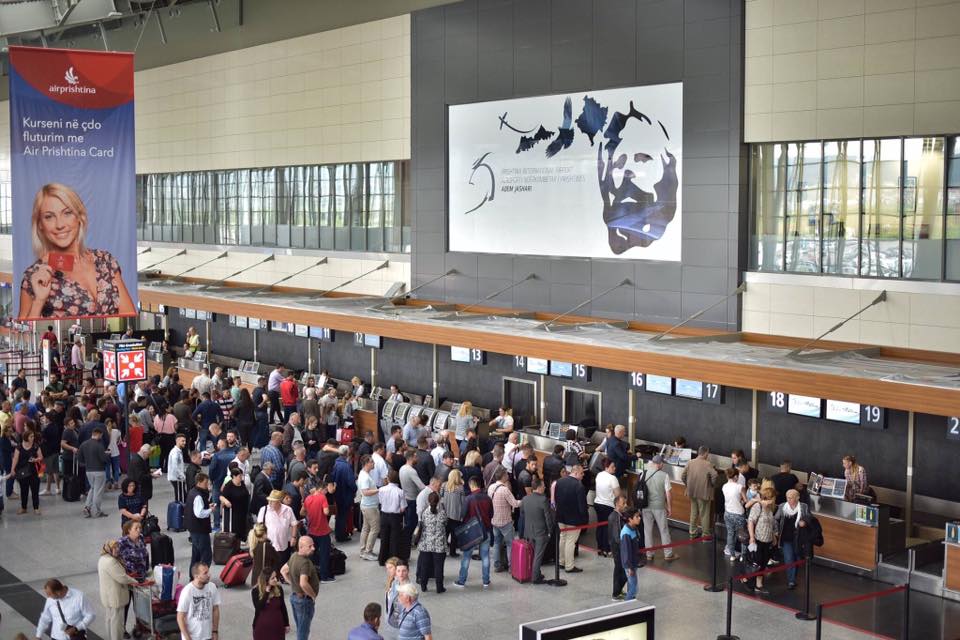 aeroporti-“adem-jashari”-vetem-ne-muajin-korrik-pati-rreth-400-mije-udhetare