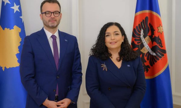 vela-i-kunderpergjigjet-petkoviqit:-e-di-mire-ku-jane-kufijte-e-kosoves,-qe-shpesh-kerkon-ta-vizitosh