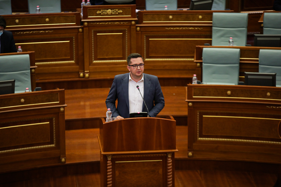 mustafa-i-ldk-se-per-ministren-hajdari:-cuditem-qysh-kurti-nuk-e-shkarkon