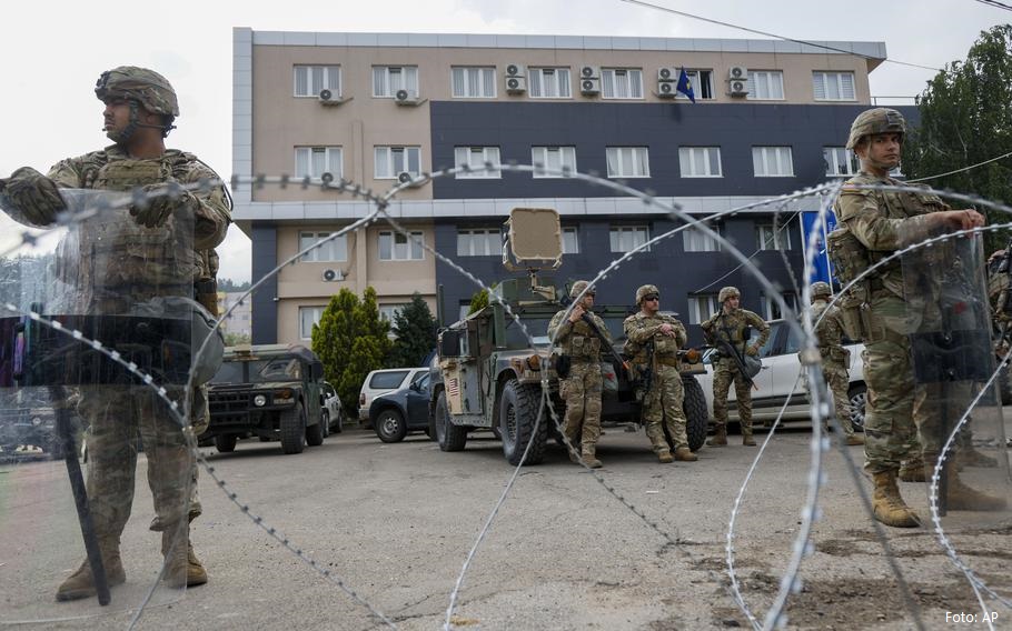 pranojne-fajesine-e-shprehen-te-penduar-dy-serbet-e-akuzuar-per-pjesemarrje-ne-protesten-e-dhunshme-ne-leposaviq