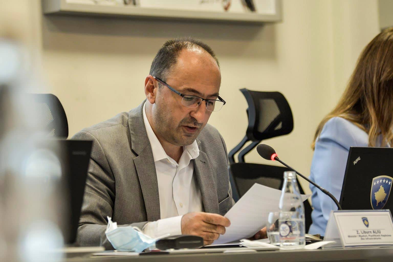 ministri-aliu:-mmphi-s’ka-importuar-shtylla-prej-serbise,-eshte-dezinformate