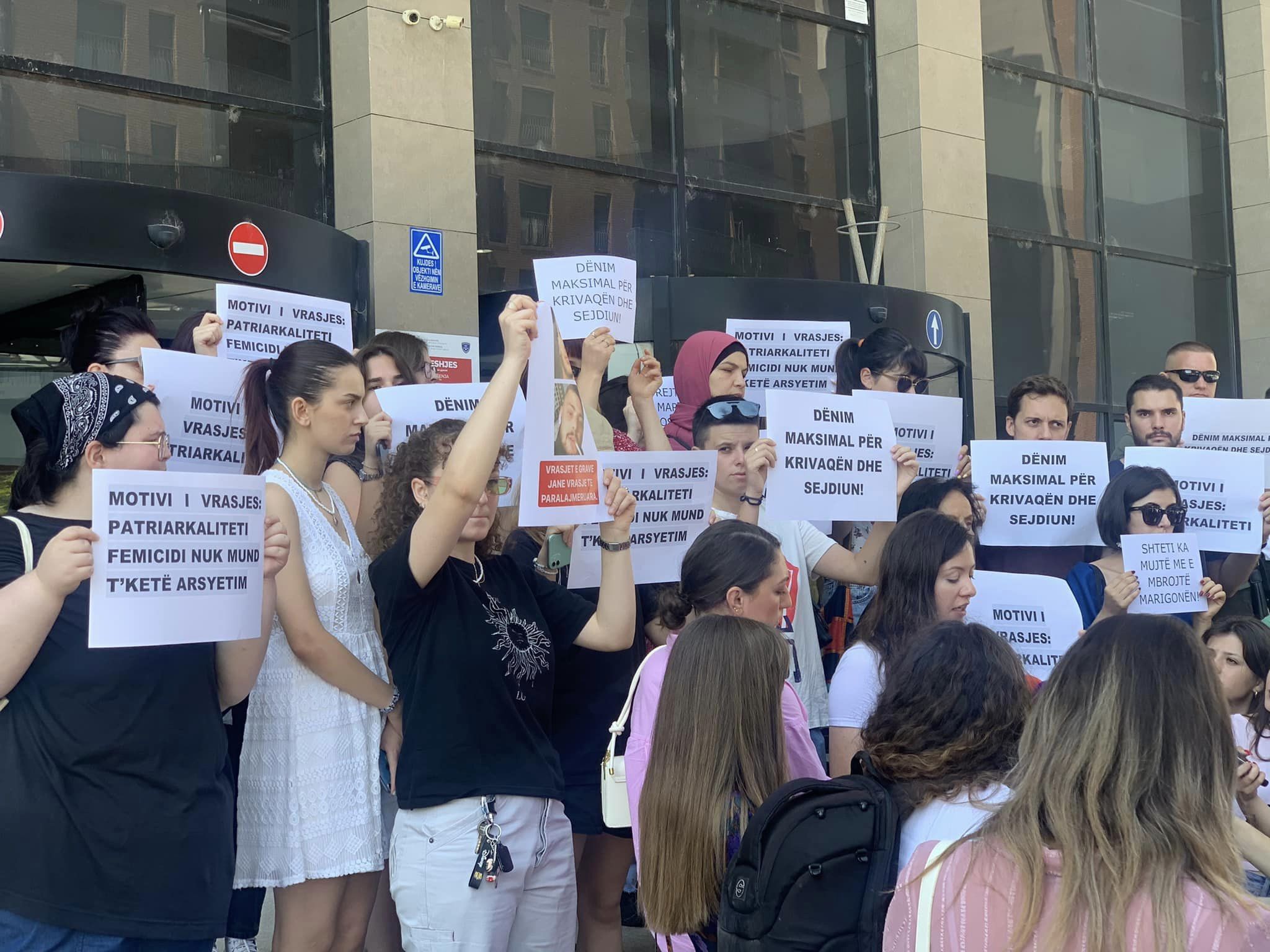 kolektivi-per-mendim-dhe-veprim-feminist:-me-ne-fund,-pak-drejtesi-per-marigona-osmanin