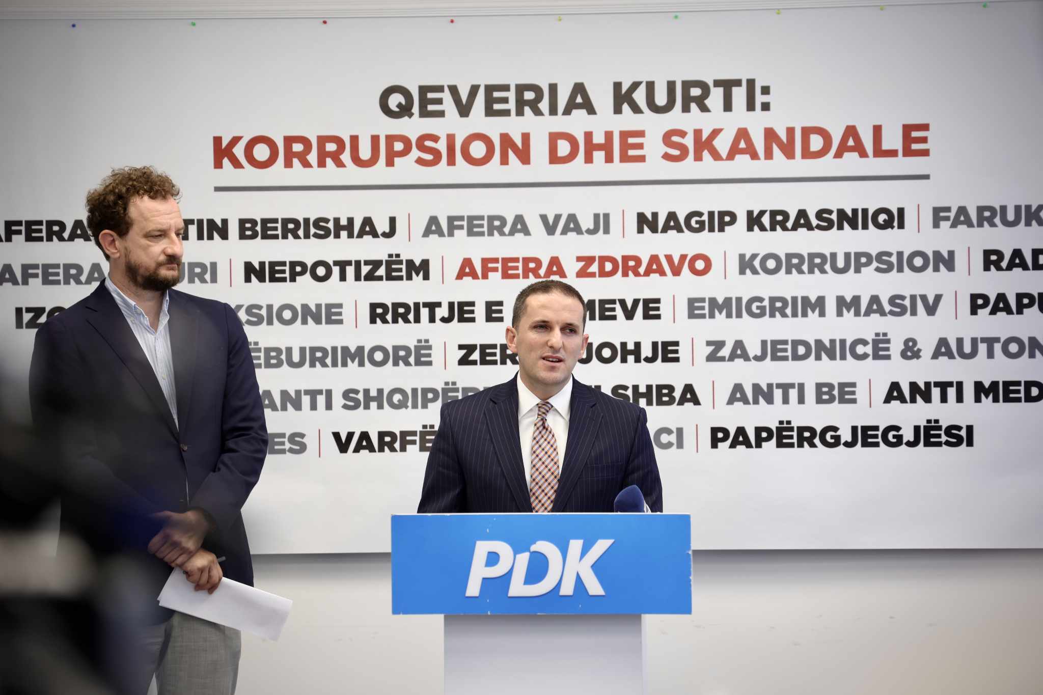 nikaj-dhe-fetahu,-pdk:-900-dite-te-qeverise-kurti-kane-prodhuar-vetem-skandale,-afera-korruptive-dhe-shkelje-te-rendit-kushtetues