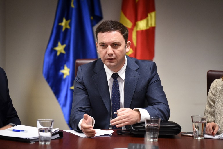 terheqja-e-policise-nga-objektet-e-komunave-ne-veri,-bujar-osmani:-presim-edhe-hapa-tjere