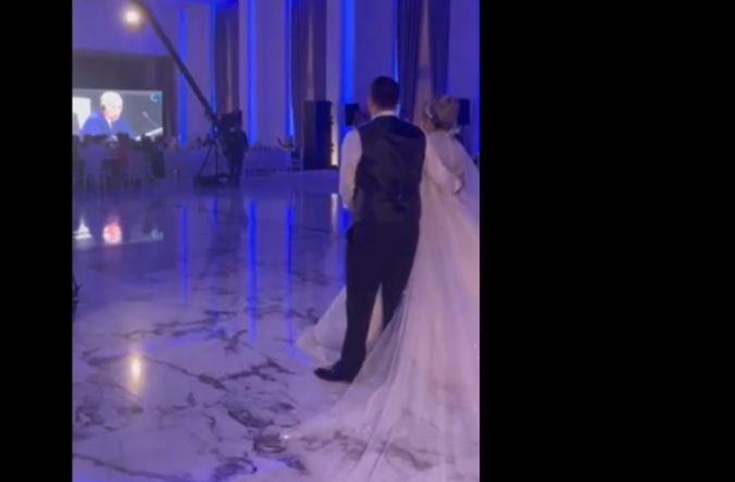 “Duhet të jem në familjen time”, vajza e Jakup Krasniqit lëshon videon e famshme në dasmën e saj