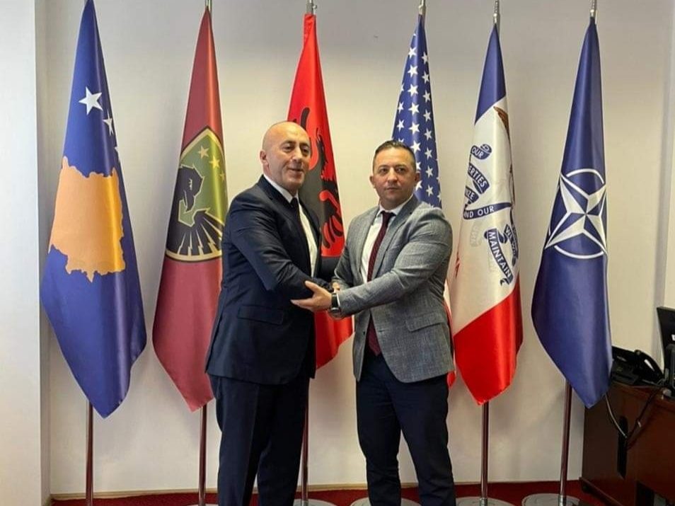 Haradinaj falënderon ministrin Mehaj për shërbimin ndaj atdheut