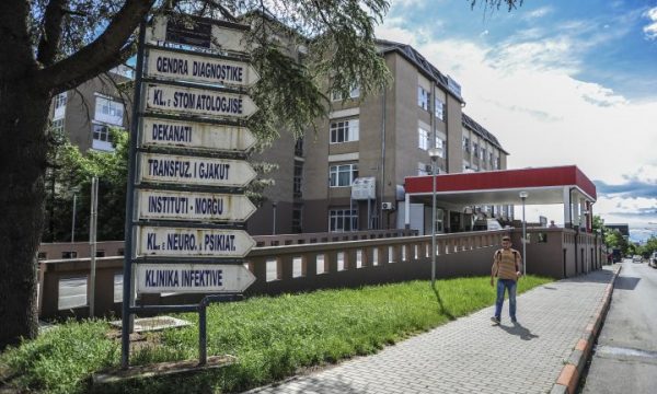 njeri-nga-te-plagosurit-ne-runik-eshte-shtetas-zviceran,-kerkon-qe-ta-vazhdoje-trajtimin-atje