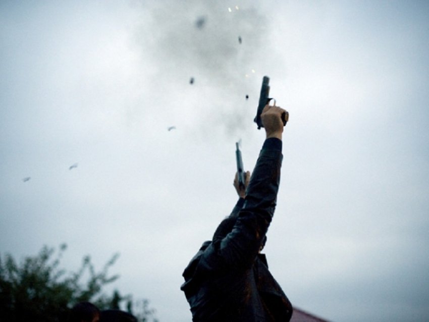 shtime/gjuajti-me-arme-ne-aheng,-policia-ia-gjen-tri-revole-me-gas-dhe-nje-ak-47-me-201-cope-fisheke