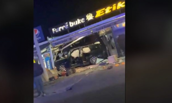 policia-per-aksidentin-ne-cagllavice:-shoferi-humbi-kontrollin-mbi-automjetin,-3-persona-u-lenduan