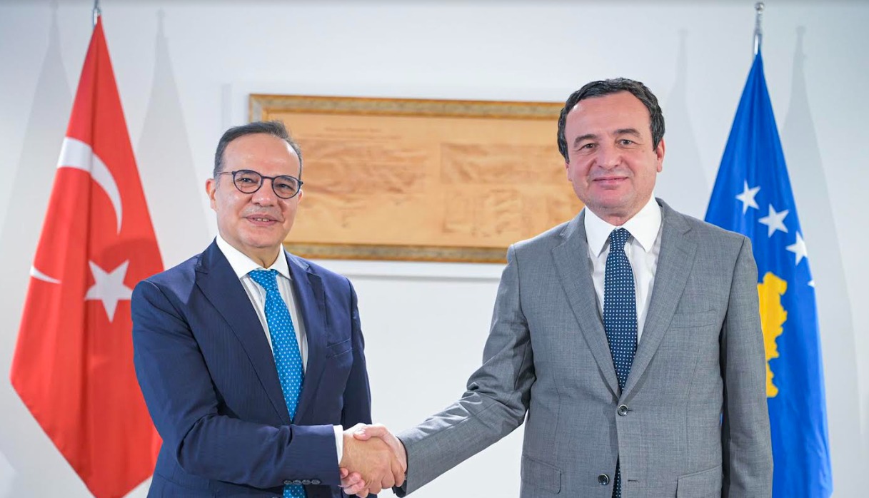 kurti-pret-zevendesministrin-e-jashtem-te-turqise,-e-njofton-per-situaten-ne-veri