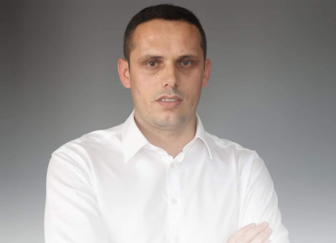 gruda,-pdk:-rrezimi-i-disa-neneve-te-ligjit-per-zyrtaret-publike,-shpetuam-mbushjen-e-administrates-me-militante-te-vv-se