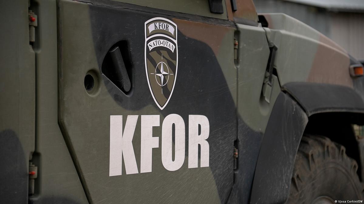 levizje-te-shtuar-te-trupave-dhe-automjeteve-keto-dite,-kfor-i-i-keshillon-shoferet-kosovare