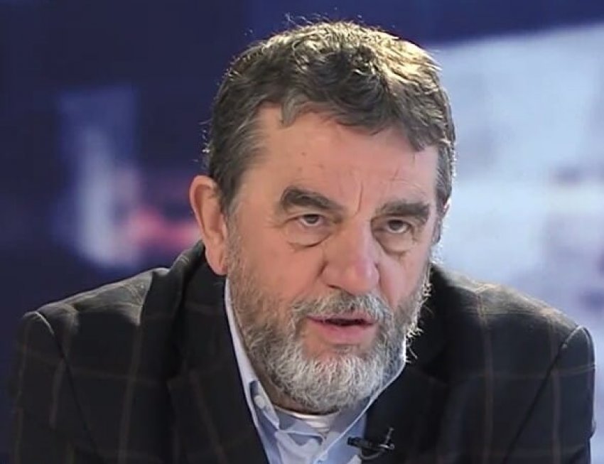 krasniqi:-vendim-i-kurtit-per-targat-ia-ka-zgjatur-jeten-politike-vuciqit