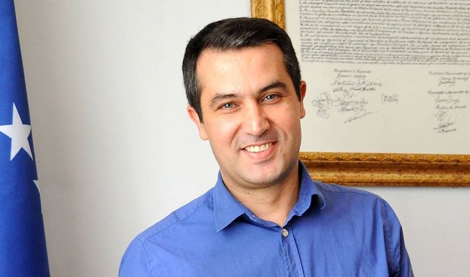 ish-keshilltari-i-thacit-tallet-me-sveclen:-pritne-tash-ndonje-shkarkim-te-ri