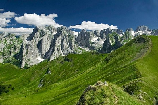 kaq-vajza-ne-kosove-quhen-“bjeshke”