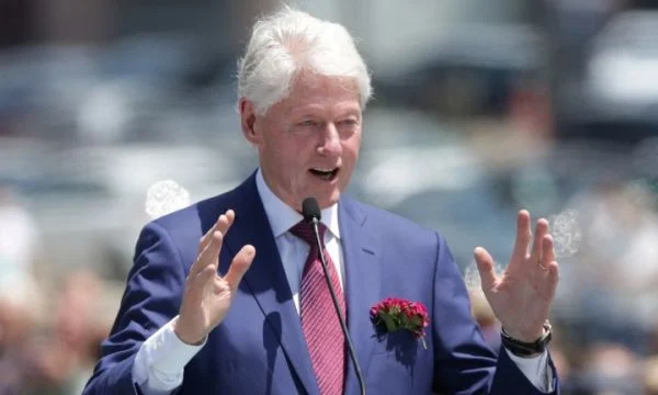 bill-clinton-sot-feston-ditelindjen-e-77-te