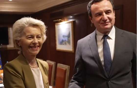 von-der-leyen-takon-kurtin,-i-kerkon-t’i-kthehet-dialogut-dhe-t’i-zbatoje-marreveshjet-me-serbine