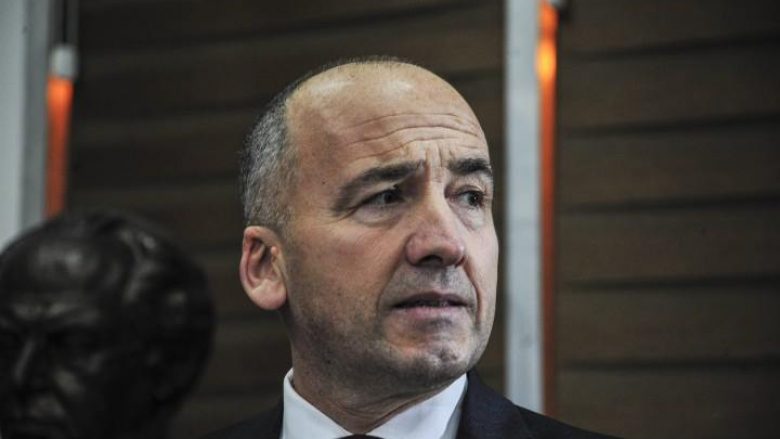 muhaxhiri-per-tatimin-ne-prone:-ministri-murati-pa-ndihmen-e-komunave-mund-ta-perfundoje-kete-ceshtje