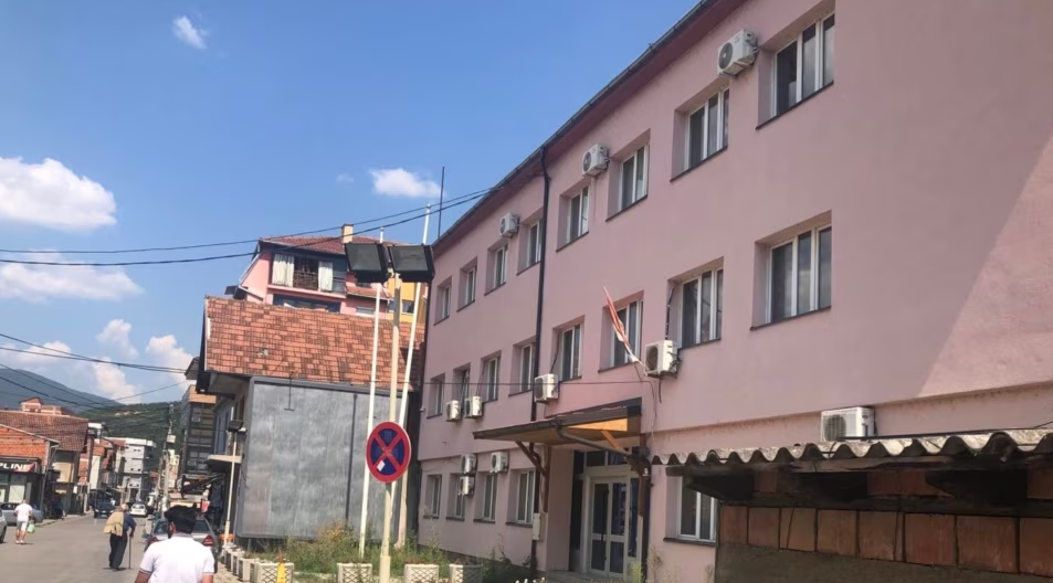 shtyhet-per-dy-jave-afati-per-lirimin-e-nderteses-se-komunes-ne-mitrovicen-e-veriut