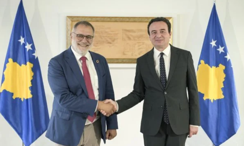 kurti-pret-senatorin-zviceran,-diskutojne-per-situaten-politike