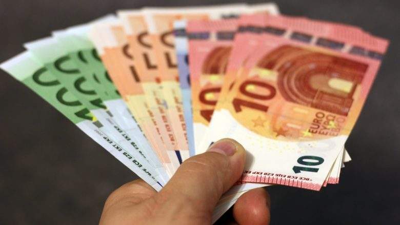 mergata-vazhdon-me-rekordin-e-remitencave,-per-shtate-muaj-u-sollen-mbi-80-milione-euro-me-shume-ne-kosove